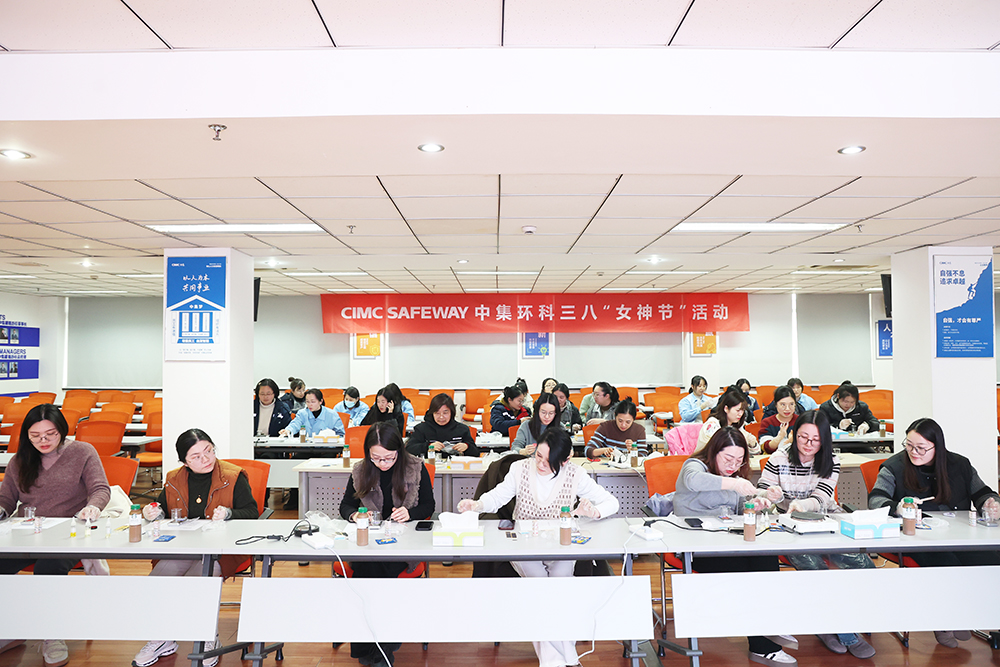 �������� �������̡���������ʱ��չ�����ˡ���Ů��ϵ���˶�